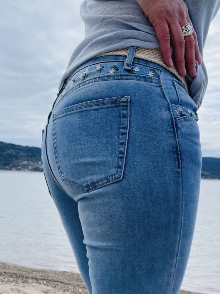 Maison Onado Jeans m/blomster