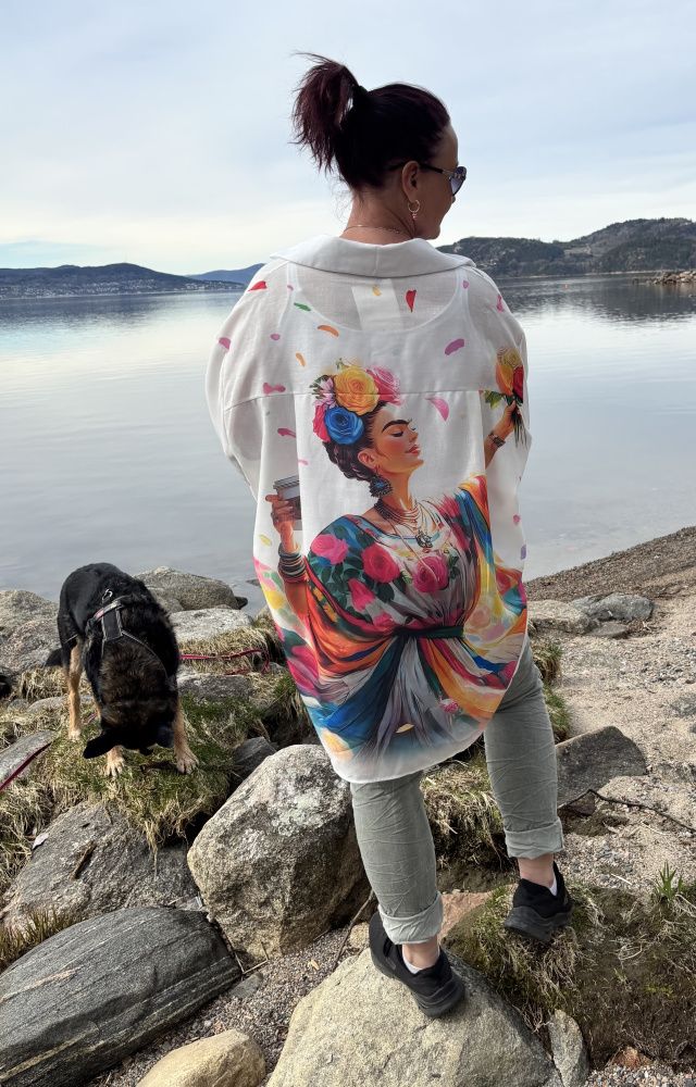 Skjorte Frida Kahlo motiv